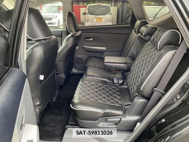 Toyota PRIUS ALPHA 2011-11 7867908-13