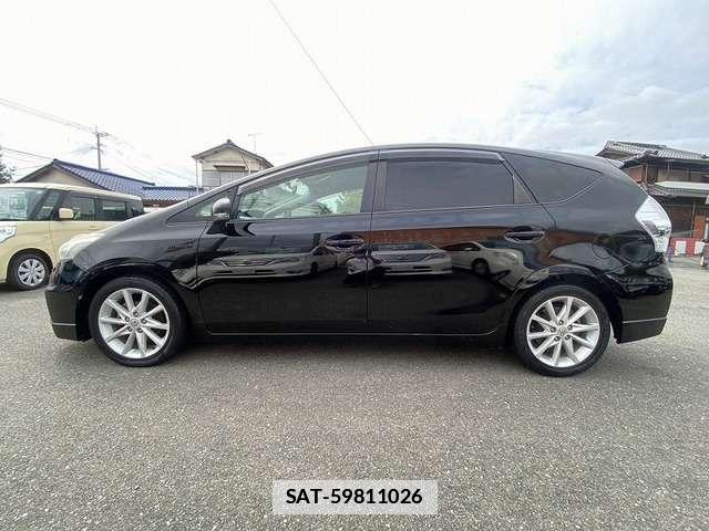 Toyota PRIUS ALPHA 2011-11 7867908-3