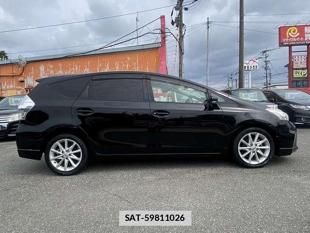Toyota PRIUS ALPHA 2011-11 7867908-4