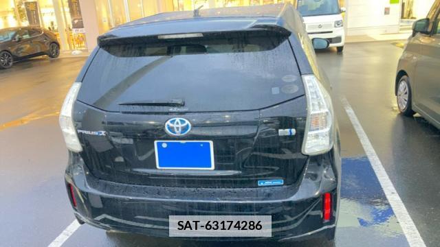 Toyota PRIUS ALPHA 2011-06 7868712-13