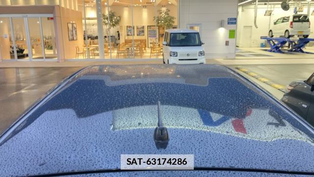 Toyota PRIUS ALPHA 2011-06 7868712-14