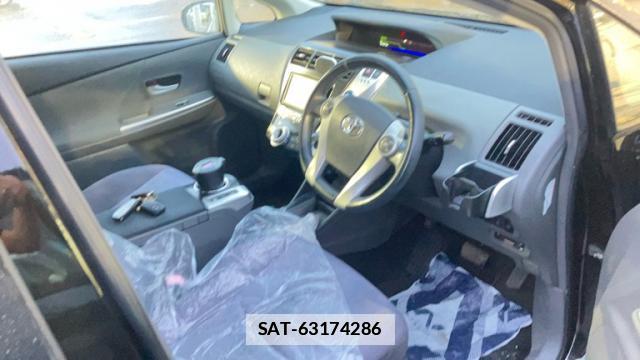 Toyota PRIUS ALPHA 2011-06 7868712-6
