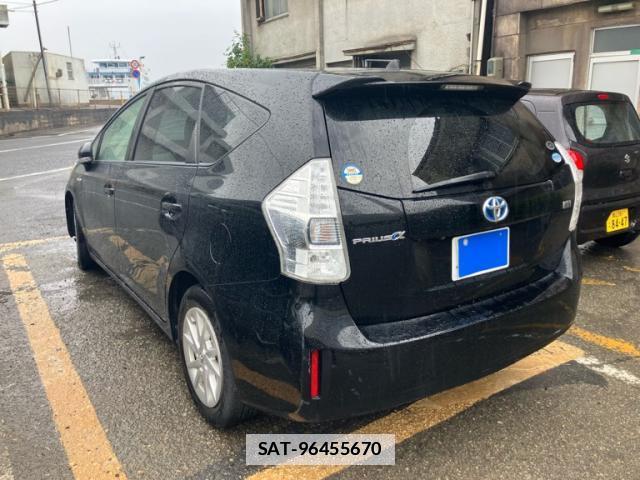 Toyota PRIUS ALPHA 2011-12 7868953-13