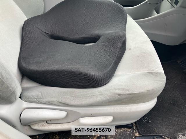 Toyota PRIUS ALPHA 2011-12 7868953-14