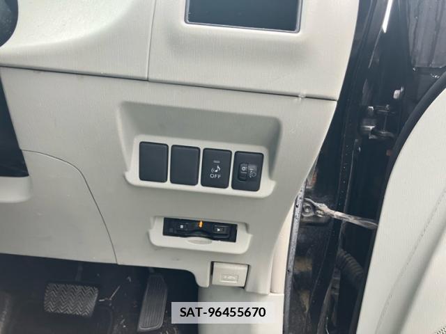 Toyota PRIUS ALPHA 2011-12 7868953-15