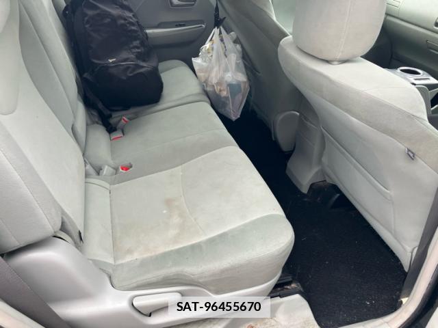 Toyota PRIUS ALPHA 2011-12 7868953-17