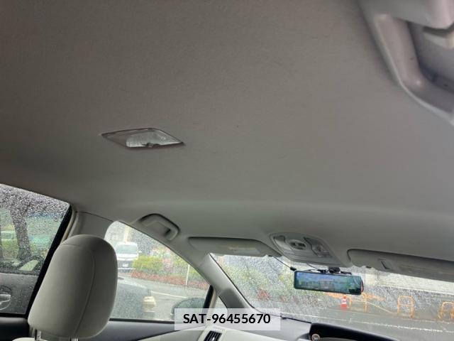 Toyota PRIUS ALPHA 2011-12 7868953-18