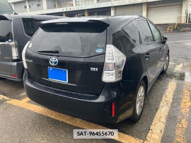 Toyota PRIUS ALPHA 2011-12 7868953-3