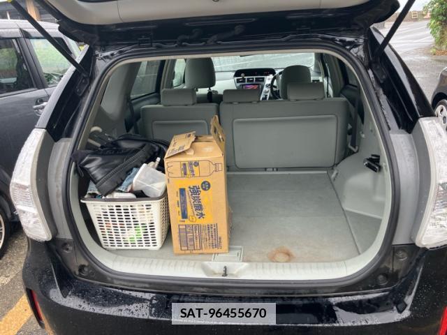 Toyota PRIUS ALPHA 2011-12 7868953-9