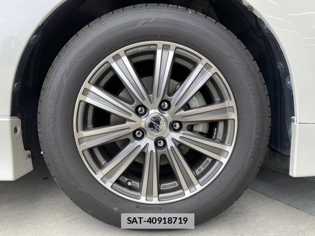 Toyota PRIUS ALPHA 2017-03 7869466-15