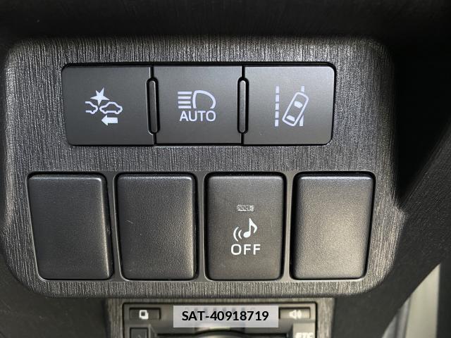 Toyota PRIUS ALPHA 2017-03 7869466-5