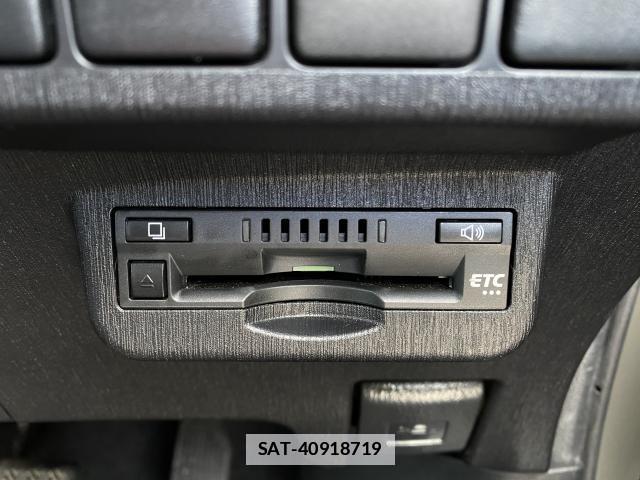 Toyota PRIUS ALPHA 2017-03 7869466-6