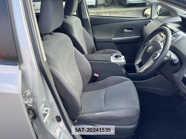 Toyota PRIUS ALPHA 2013-08 7869551-10