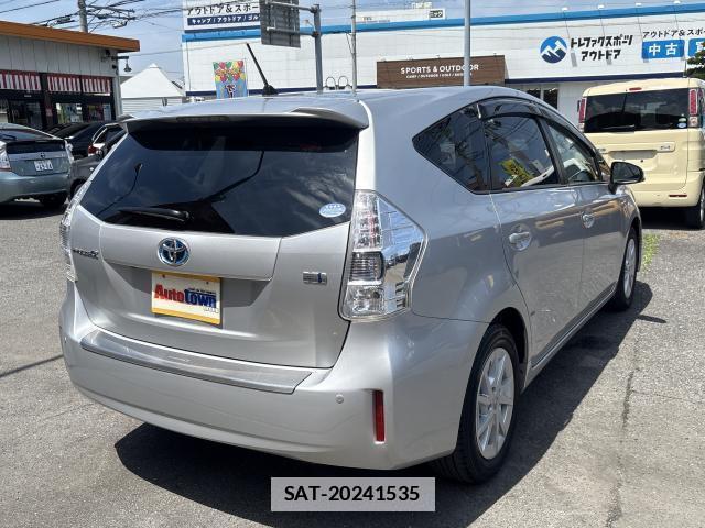Toyota PRIUS ALPHA 2013-08 7869551-15
