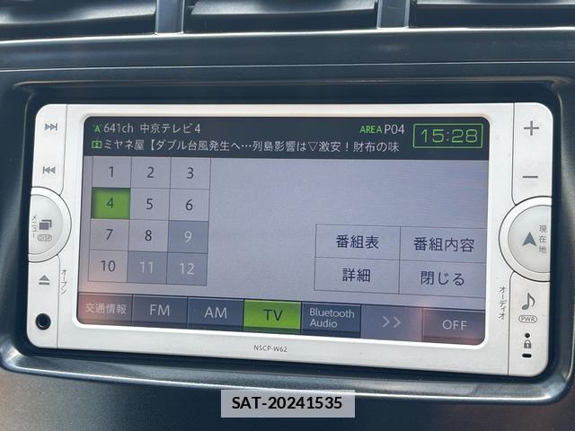 Toyota PRIUS ALPHA 2013-08 7869551-19