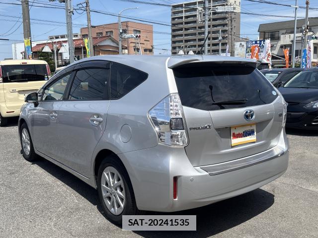 Toyota PRIUS ALPHA 2013-08 7869551-2