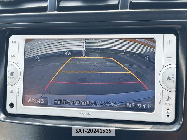 Toyota PRIUS ALPHA 2013-08 7869551-5