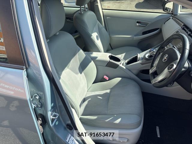 Toyota PRIUS PHV 2012-05 7869552-10