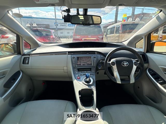 Toyota PRIUS PHV 2012-05 7869552-4