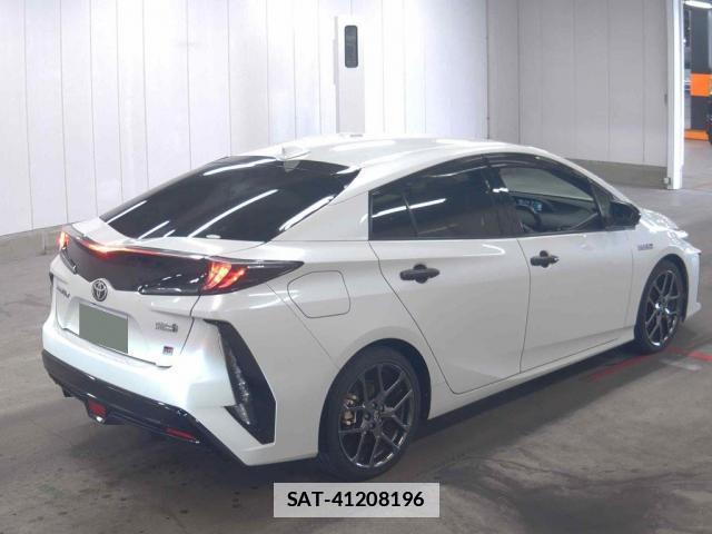 Toyota PRIUS PHV 2017-11 7871217-1