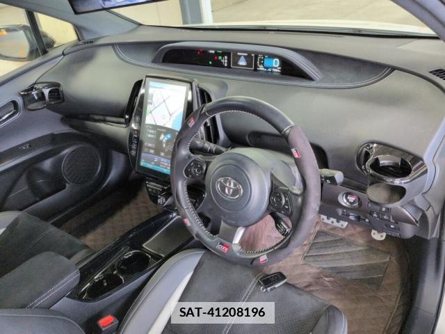 Toyota PRIUS PHV 2017-11 7871217-2