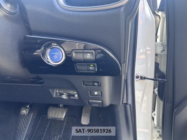 Toyota PRIUS PHV 2019-06 7872487-14