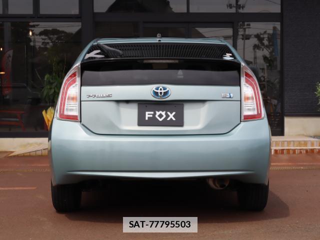 Toyota PRIUS 2012-01 7866852-11
