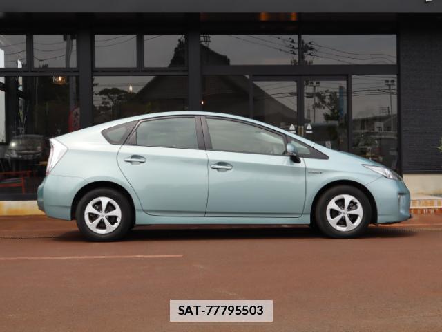Toyota PRIUS 2012-01 7866852-12