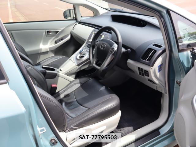 Toyota PRIUS 2012-01 7866852-17