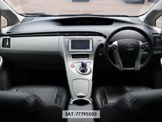 Toyota PRIUS 2012-01 7866852-3