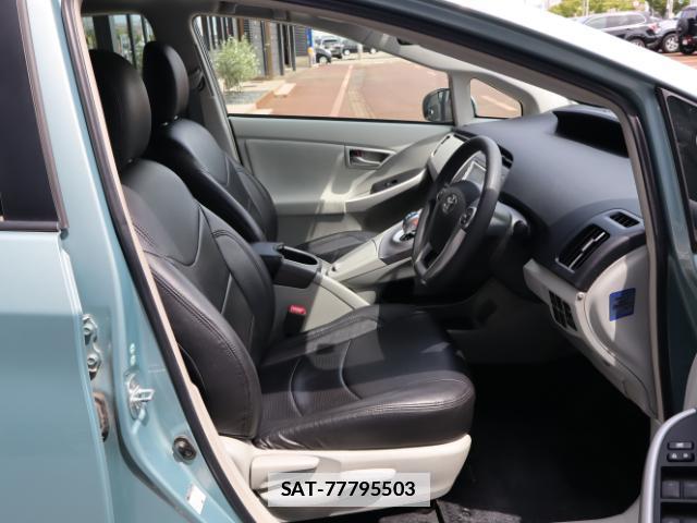 Toyota PRIUS 2012-01 7866852-4