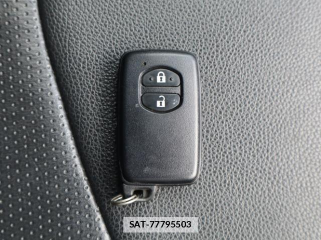 Toyota PRIUS 2012-01 7866852-7