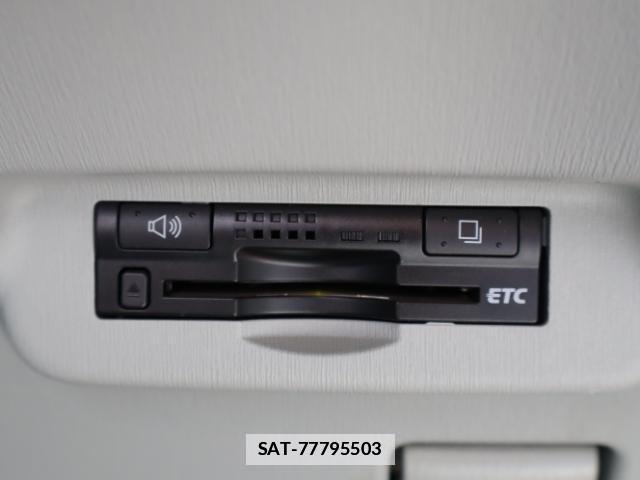 Toyota PRIUS 2012-01 7866852-8