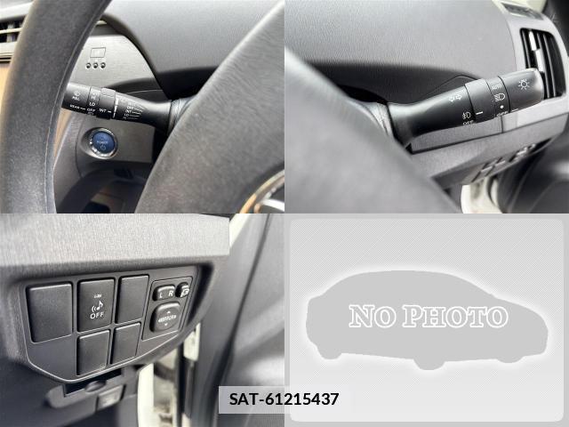 Toyota PRIUS 2014-01 7866900-16