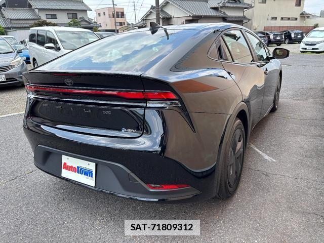 Toyota PRIUS 2024-05 7866903-10