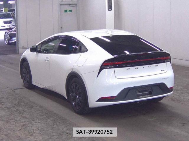 Toyota PRIUS 2023-08 7867280-1