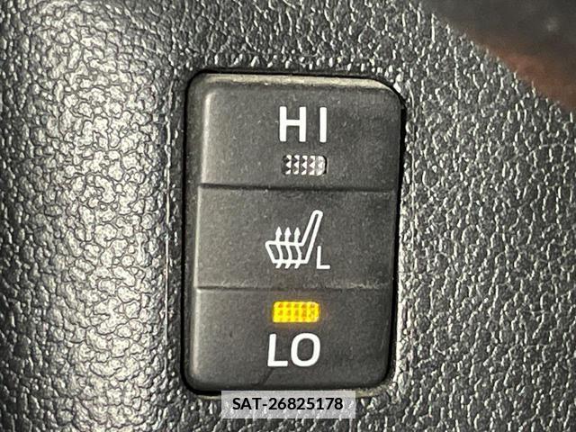 Toyota PRIUS 2018-03 7867337-6