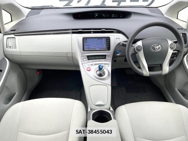 Toyota PRIUS 2014-12 7867940-1