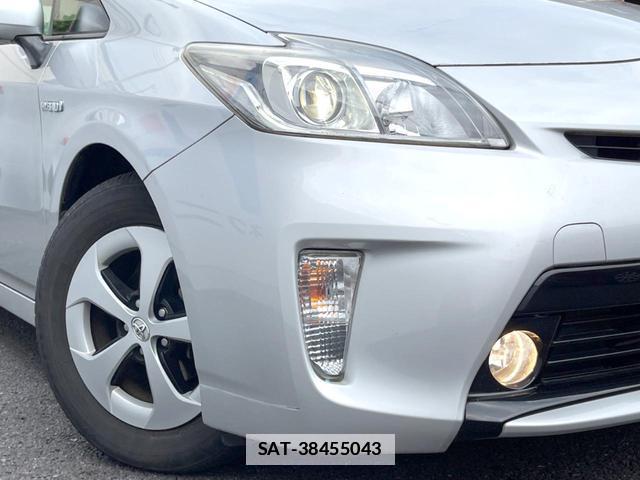 Toyota PRIUS 2014-12 7867940-11