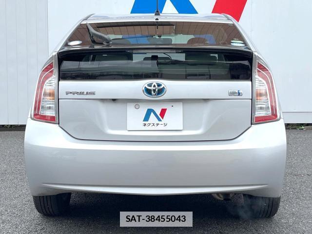Toyota PRIUS 2014-12 7867940-13