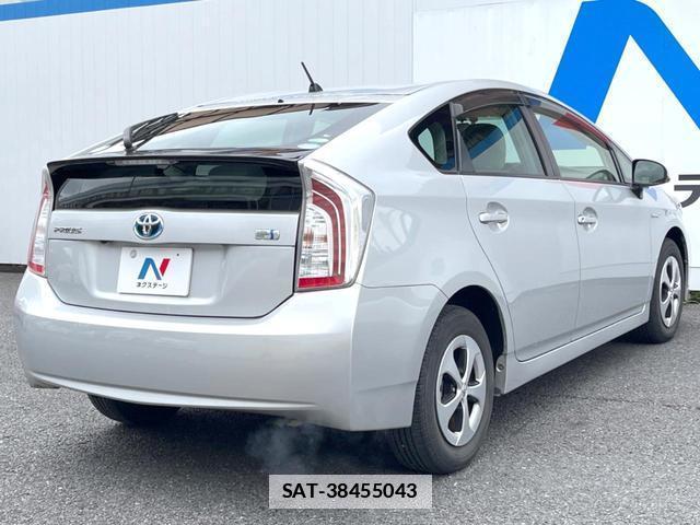 Toyota PRIUS 2014-12 7867940-15
