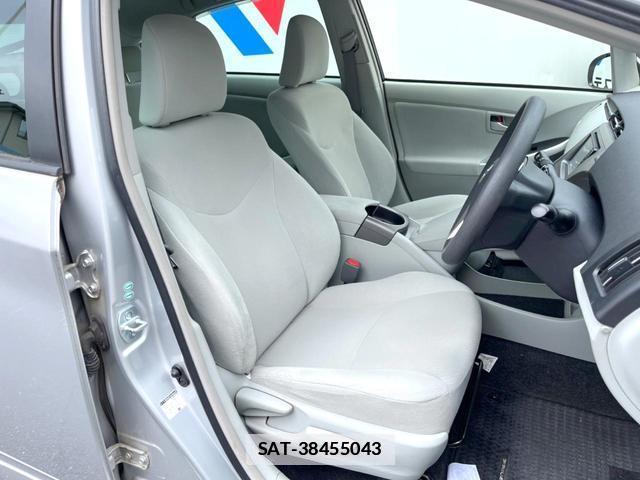 Toyota PRIUS 2014-12 7867940-7