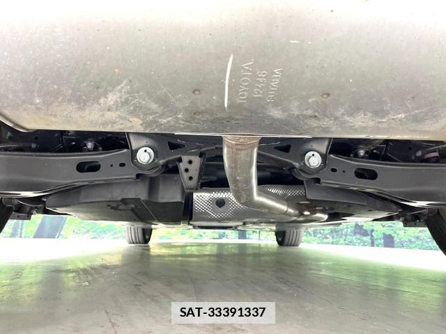 Toyota PRIUS 2023-10 7868215-18