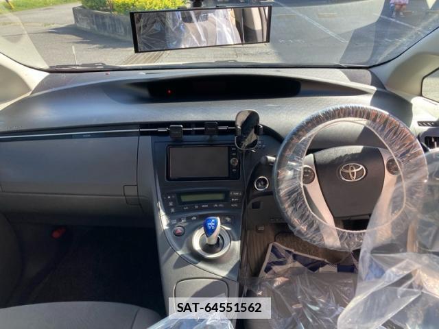 Toyota PRIUS 2010-02 7868514-11