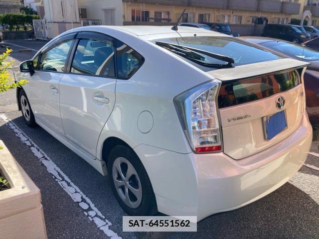 Toyota PRIUS 2010-02 7868514-13