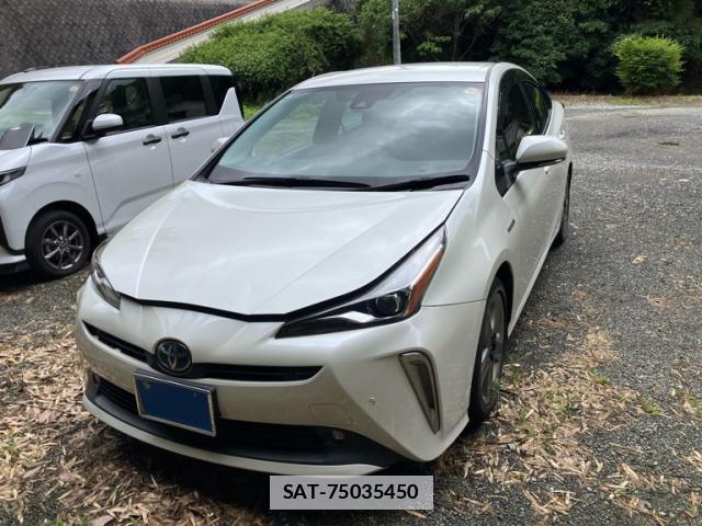 Toyota PRIUS 2019-02 7868655-1