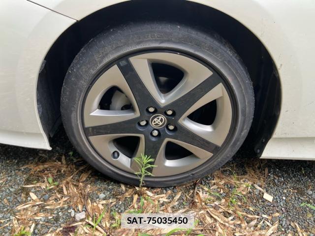 Toyota PRIUS 2019-02 7868655-12