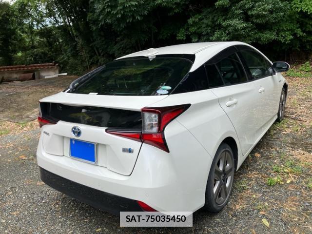 Toyota PRIUS 2019-02 7868655-13