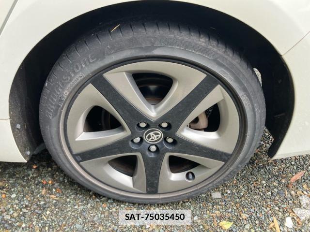 Toyota PRIUS 2019-02 7868655-3