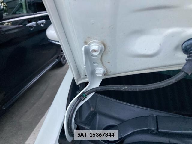 Toyota PRIUS 2017-10 7868704-15